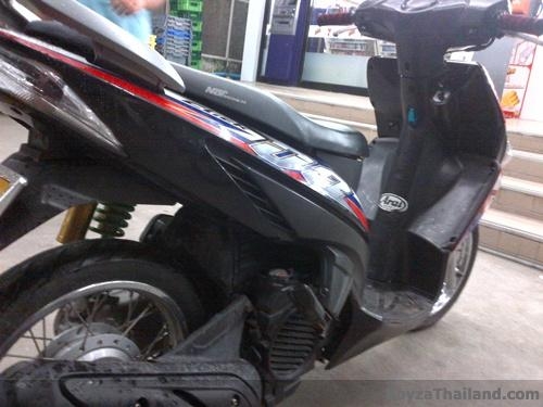 ขาย honda คลิก สภาพเดิมๆๆพร้อมใช้ราคาถูกๆๆ 9999 บาทเข้ามาดูกันก่อน
