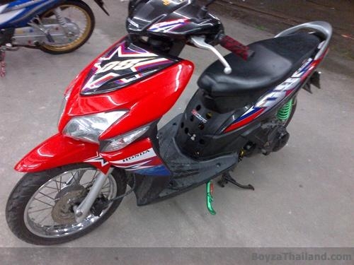 ขาย honda คลิก สภาพเดิมๆๆพร้อมใช้ราคาถูกๆๆ 9999 บาทเข้ามาดูกันก่อน