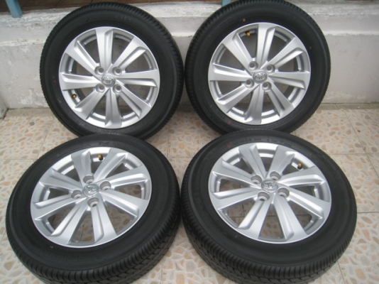 ขายล้อแม็ก Toyota vios ป้ายแดง 15"x5.5" et45 4รู100 +ยางปี13  สนใจติดต่อ เล็กคลองสามครับ (081-3747940)