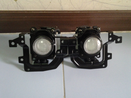 ขายไฟตัดหมอกMITSUBISHI  NEW LANCER ของใหม่ถูกๆ ครับ