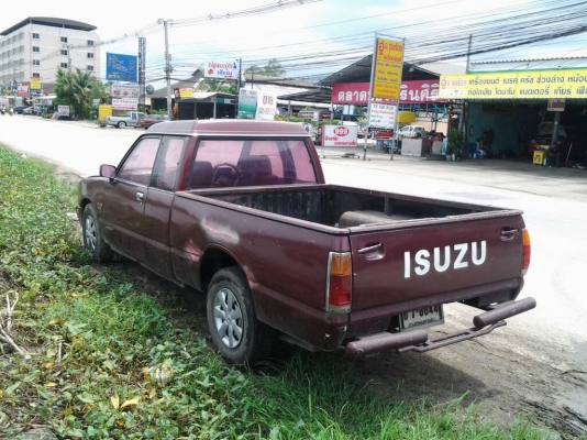 ขอขายisuzu kbcab รถดีชัสซีไม่มีผุ เครื่องทำใหม่แน่ปึกพร้อใเข้าไรสวน