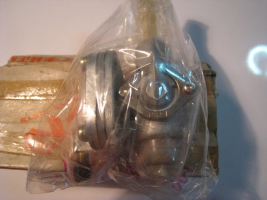 ขาย คาบูเรเตอร์ suzuki k125 เก่าเก็บเเท้ไม่เคยใช้