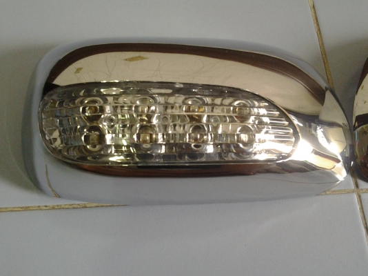 ขายครอบกระจกมองข้าง TOYOTA  VIOS ALTIS มีไฟหรี่ มีไฟเลี้ยว ของใหม่