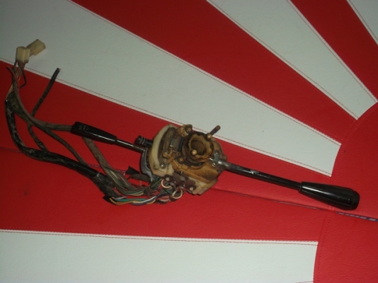 ขายอะไหล่รถยนต์มาสด้า เช่นพวงมาลัย ครอบคอ ยกเลี้ยว ไฟหรี ไฟเลี้ยว เเละอืนๆสนใจชมก่อนได้ครับ