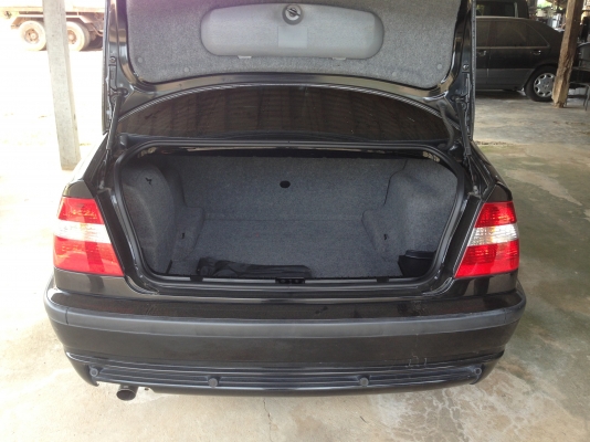 รถบ้านใช้เอง BMW SERIES 318i ปี 2547 เครื่องเบนซิน 2000cc สีดำ เกียร์อัตโนมัติ ,เบรคABS , , ล้อแมกซ์