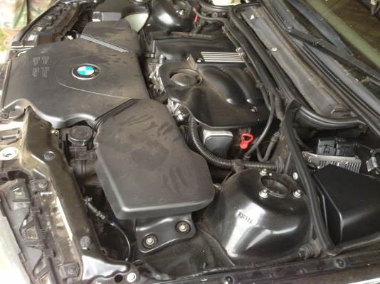 รถบ้านใช้เอง BMW SERIES 318i ปี 2547 เครื่องเบนซิน 2000cc สีดำ เกียร์อัตโนมัติ ,เบรคABS , , ล้อแมกซ์