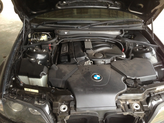 รถบ้านใช้เอง BMW SERIES 318i ปี 2547 เครื่องเบนซิน 2000cc สีดำ เกียร์อัตโนมัติ ,เบรคABS , , ล้อแมกซ์