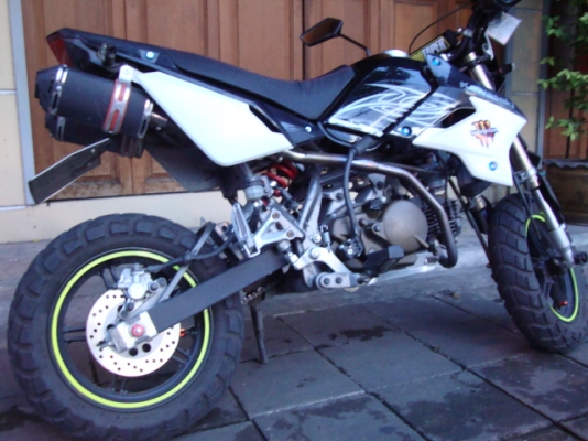 ขาย New KSR 110 ปี 2553 (สีขาว ) วิ่ง 2,500 กม. แท้ ท่อคู่ 2 ขาย New KSR 110 ปี 2553 (สีขาว ) วิ่ง 2,500 กม. แท้ ท่อคู่ 2