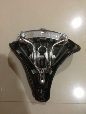 ขายเบาะจักรยานโบราณ เก่าเก็บ ราคา 750 บาทพร้อมส่งครับ