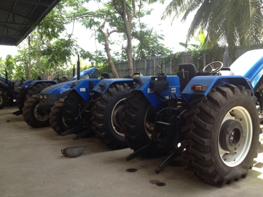 ขายรถไถ New Holland TL 5050/4WD ราคาถูก