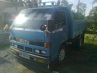 ขายรถ 6 ล้อดัมพ์ ISUZU NKR 88 แรงม้ารถห้างแท้ ปี 2547 ขนาดยาง 700-15 คัสซี NKR55EU5M-7120749 ราคา 380000