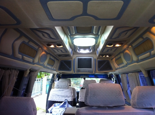 ขายรถตู้หัวจรวด VIP โคตรๆ ออฟชั่นครบ ประตูดูดไฟฟ้า คาราโอเกะ