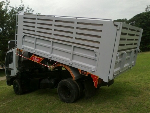 ขายหกล้อดัมพ์ HINO FC4J ปี44  เครื่อง 145 แรง กระบะยาว 4.20 x 2.30 เมตร กุตระแกรงเหล็ก ซัซซี่สวย ยางดี แอร์เย็น ใช้น้อย 930,000