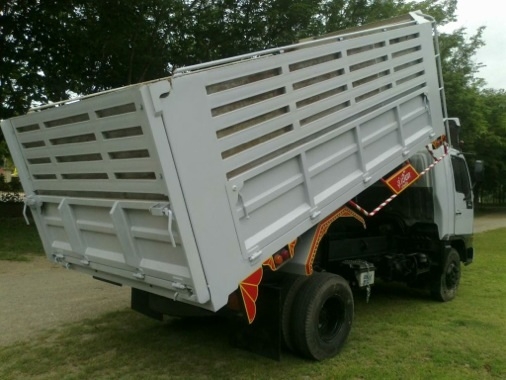 ขายหกล้อดัมพ์ HINO FC4J ปี44  เครื่อง 145 แรง กระบะยาว 4.20 x 2.30 เมตร กุตระแกรงเหล็ก ซัซซี่สวย ยางดี แอร์เย็น ใช้น้อย 930,000