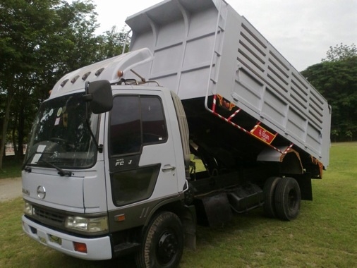 ขายหกล้อดัมพ์ HINO FC4J ปี44  เครื่อง 145 แรง กระบะยาว 4.20 x 2.30 เมตร กุตระแกรงเหล็ก ซัซซี่สวย ยางดี แอร์เย็น ใช้น้อย 930,000