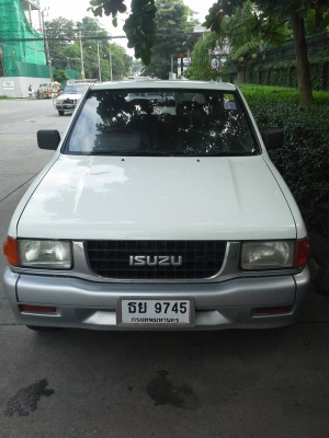 อีซูซุ มิวขับ2มือเดียว ส่วนใหญ่จอด อีซูซุ มิวขับ2มือเดียว ส่วนใหญ่จอด