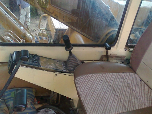 ขาย..รถแบคโฮ CAT E200 B เครื่องดี ปั้มดี รถเก็บสวยให้ทั้งคัน มีทะเบียน รถสวย ราคาประหยัด.