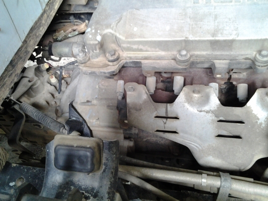 รถหกล้ออีซูซุNKR เครื่อง 115 ฝาขาว รถหกล้ออีซูซุNKR เครื่อง 115 ฝาขาว