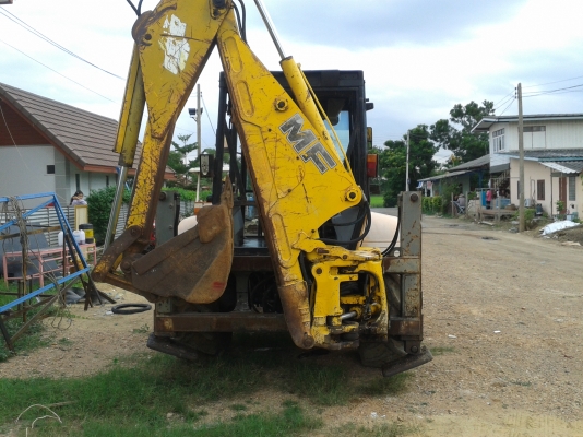 ขายรถตักหน้าขุดหลัง2เพลา สภาพใช้งานดี มีเล่มทะเบียน