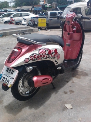 ขาย Scoopy-i หัวฉีดประหยัดน้ำมัน ปี54 สวยๆครับ