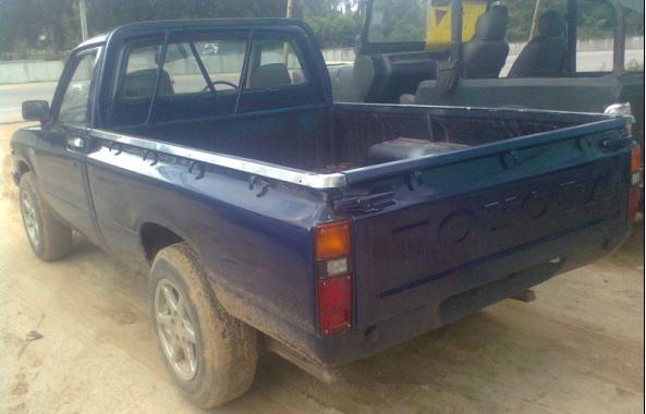 ขายTOYOTA LN30 4ขอ เครื่องดีเซล2200เดิมเครื่องดีมาก รถสีเดิมไม่มีผุ