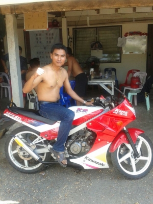 KR 150 SP สีแดง-ขาว  25,000 บาท