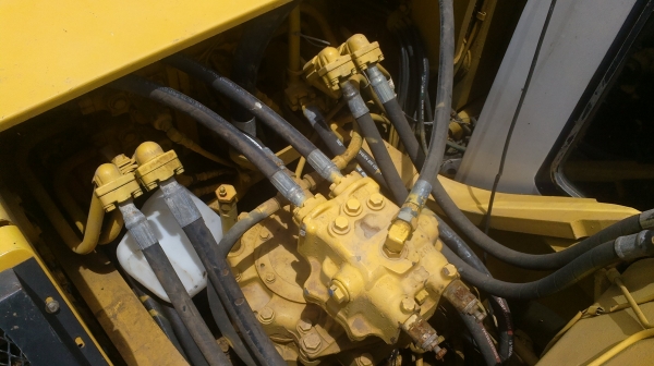 ขายรถแมคโค KOMATSU PC200-5 ไฟฟ้า