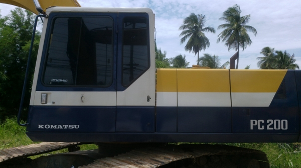 ขายรถแมคโค KOMATSU PC200-5 ไฟฟ้า