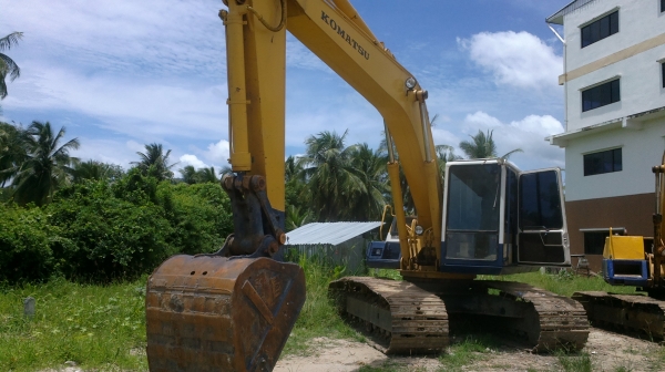 ขายรถแมคโค KOMATSU PC200-5 ไฟฟ้า