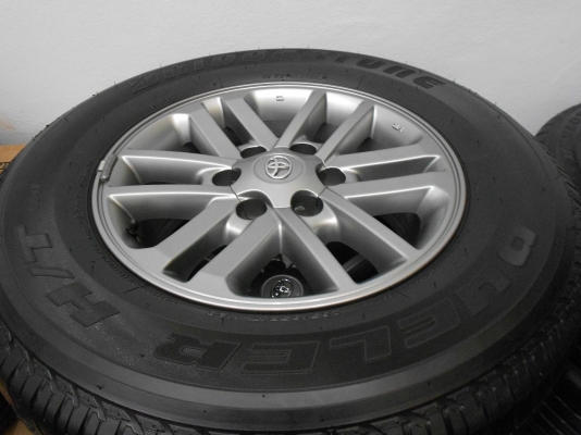 ขายล้อแม็ก Fortuner ขอบ 17" *รุ่นพิเศษ 50 ปีโตโยต้า พร้อมยางบริดสโตนปี 12 สภาพน้องๆป้ายแดง/เทิร์นได้-ใส่ฟรีค่ะ