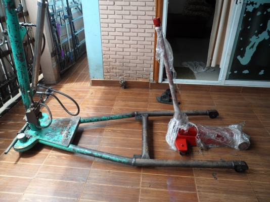 เครนยกเครื่อง/แม่แรง3ตัน