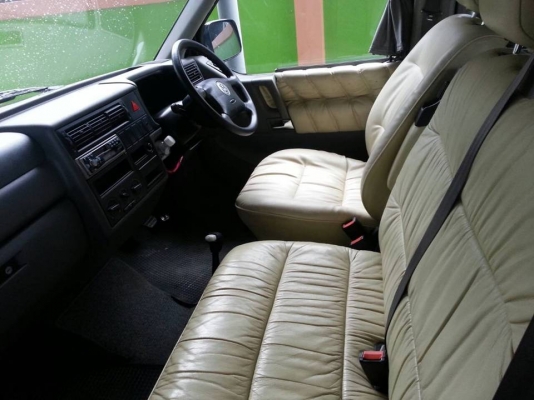 ขายรถตู้สวยครับ VOLKSWAGEN CARRAVELLE 2.8GL VR6 ปี2001 แต่งVIP