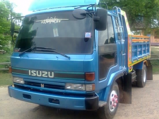 ISUZU ROCKY 195 HP 6HE1 หกล้อดั๊มพ์ สวยจัดรอบคัน กระบะดั๊มพ์เหล็ก 6 ตันกระบะขึ้นดั๊มพ์ใหม่เอี่ยมความยาว 3.60 เมตร เครื่องแห้งแรงดีไม่มีเยิ้ม ภายในเก๋งคอนโซลสวยครบเพียบพร้อม CD แอร์เย็น พวงมาลัยเพาเวอร์ ระบบเบรคทริ๊ปฟี้ ช่วงล่างคัชซีสวย ยาง 8.25 ขอบ 16 สภา