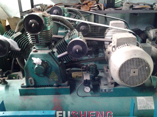 ขายปั๊มลมขนาด 15 แรง  304 ลิตร สินค้าพร้อมใช้งานได้เลยทันที พร้อมประกันสินค้าทางร้าน 3 เดือน สนใจติดต่อ 081-5266979