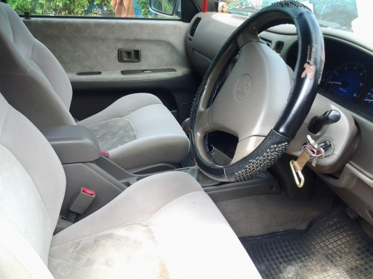 รถกระบะโตโยต้าD4D   สี่ประตู