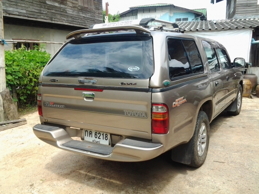 รถกระบะโตโยต้าD4D   สี่ประตู
