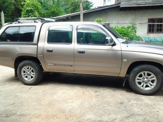 รถกระบะโตโยต้าD4D   สี่ประตู