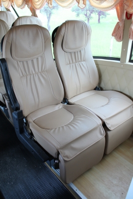 ขายรถบัส8ล้อ2ชั้นรถสภาพใหม่มาก จดทะเบียนใหม่ 3เม.ย.2556