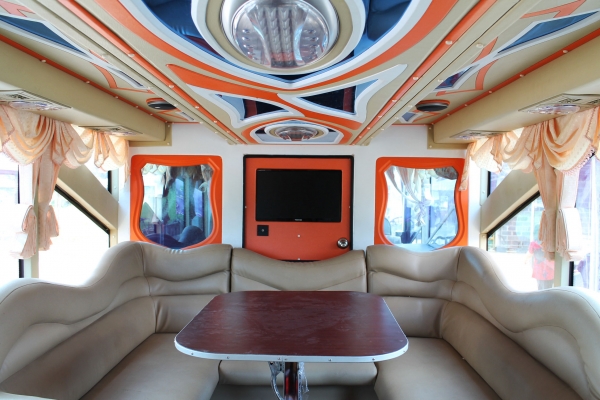 ขายรถบัส8ล้อ2ชั้นรถสภาพใหม่มาก จดทะเบียนใหม่ 3เม.ย.2556