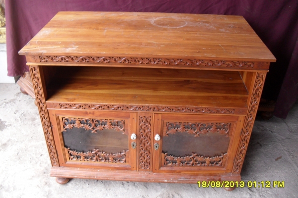 ขายโต๊ะวางทีวีไม้สักแกะลายครับ