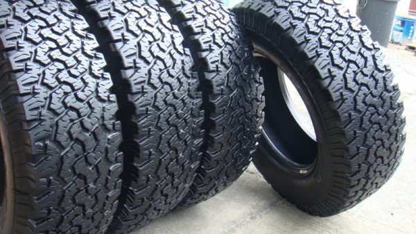 ขายยาง BF Goodrich Allterrain 265 70 r16  ปลายปี11 อีกชุดสวยๆ