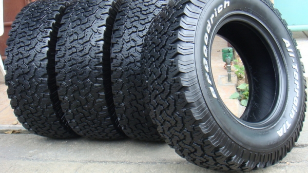 ขายยาง BF Goodrich Allterrain 265 70 r16  ปลายปี11 อีกชุดสวยๆ