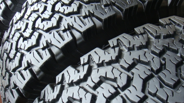 ขายยาง BF Goodrich Allterrain 265 70 r16  ปลายปี11 อีกชุดสวยๆ