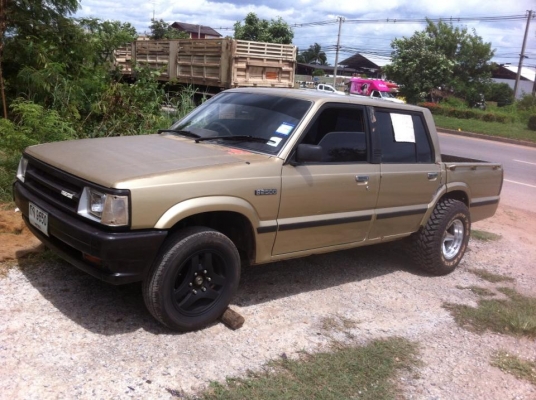 ขาย กระบะมาสด้า 4 ประตู เครื่องเบนซิน 1600 cc ถูกๆแรงๆครับ