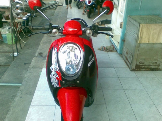 คุ้มจริงราคาถูก Scoopy – i (ล้อแม็กซ์ V.I.P) รถปลายปี2554 สีดำแดง คุ้มจริงราคาถูก Scoopy – i (ล้อแม็กซ์ V.I.P) รถปลายปี2554 สีดำแดง