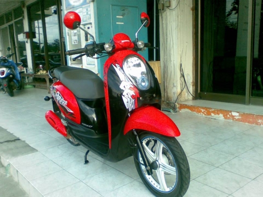 คุ้มจริงราคาถูก Scoopy &ndash; i (ล้อแม็กซ์ V.I.P) รถปลายปี2554 สีดำแดง