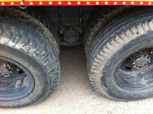 ขายรถพ่วง 18 ล้อ 2 เพลา แม่-ลูก ราคาลดเหลือ 1800000 ต่อรอง กระบะเนียมคอกสูงดั้ม HINO FM2K เครื่อง.K13D ปี.42 รถใช้งานอยู่