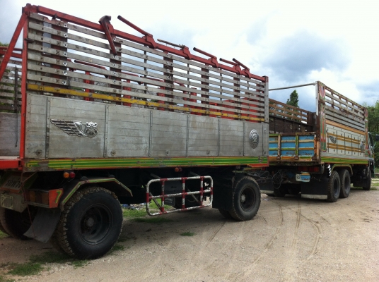 ขายรถพ่วง 18 ล้อ 2 เพลา แม่-ลูก ราคาลดเหลือ 1800000 ต่อรอง กระบะเนียมคอกสูงดั้ม HINO FM2K เครื่อง.K13D ปี.42 รถใช้งานอยู่