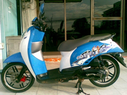 ขายถูก Scoopy – i ปี 2554 (ล้อแม็กซ์ V.I.P) สีน้ำเงิน – ขาว ขายถูก Scoopy – i ปี 2554 (ล้อแม็กซ์ V.I.P) สีน้ำเงิน – ขาว