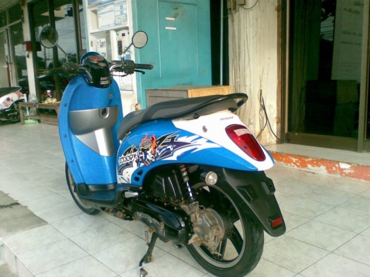 ขายถูก Scoopy – i ปี 2554 (ล้อแม็กซ์ V.I.P) สีน้ำเงิน – ขาว ขายถูก Scoopy – i ปี 2554 (ล้อแม็กซ์ V.I.P) สีน้ำเงิน – ขาว